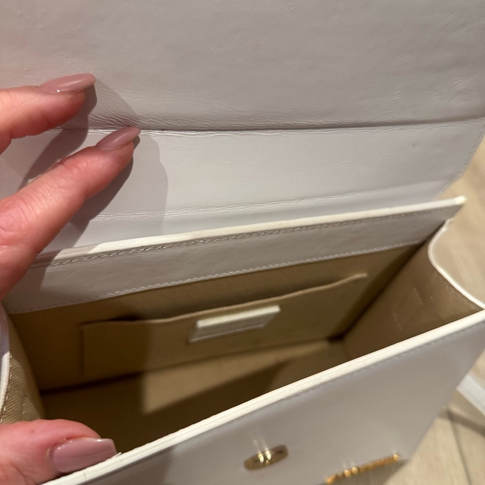 Jacquemus White Mini Bag with Crescent Shape and Arched Handle - Picture 6 of 7
